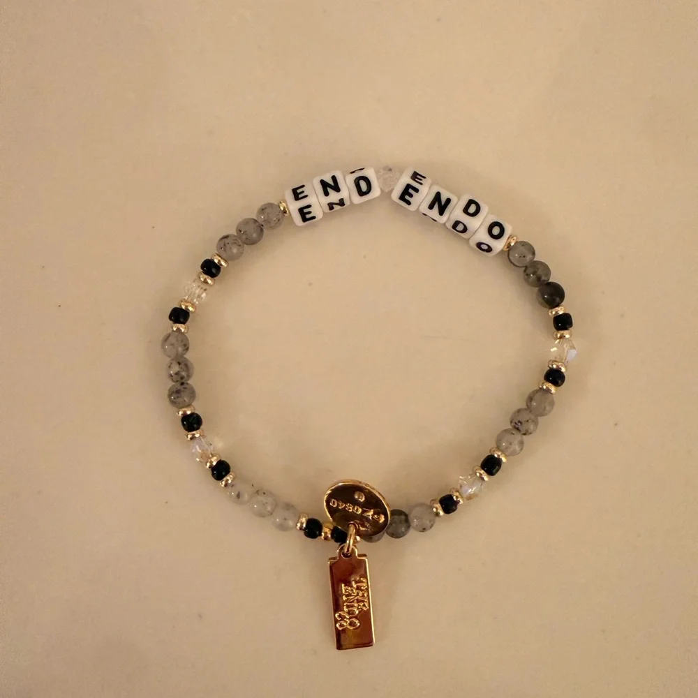 Elegant Beaded Bracelet with Gold Accents - Picture 1 of 1